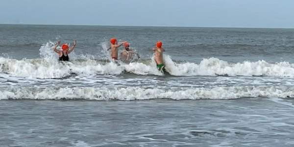 Nieuwjaarsduik de l'Accueil
